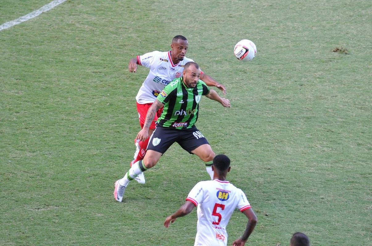 Fotos do jogo entre Amrica e Villa Nova, no Independncia, em BH, pela 9 rodada do Campeonato Mineiro