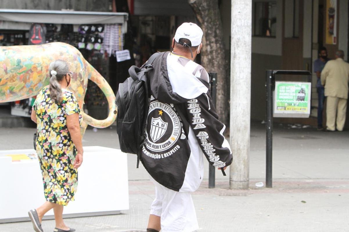 Fotos de atleticanos nas ruas de BH na manh desta segunda-feira (29/11)