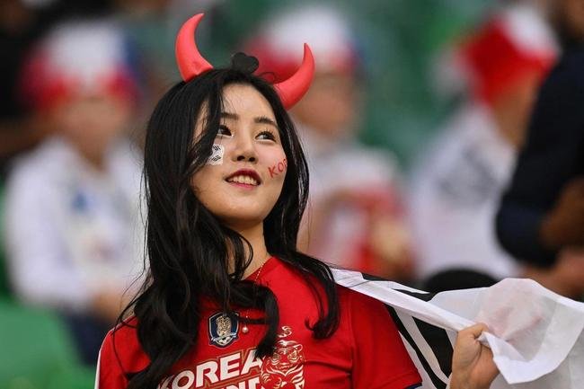Torcedores de Coreia do Sul e Gana na partida pelo Grupo H da Copa do Mundo do Catar