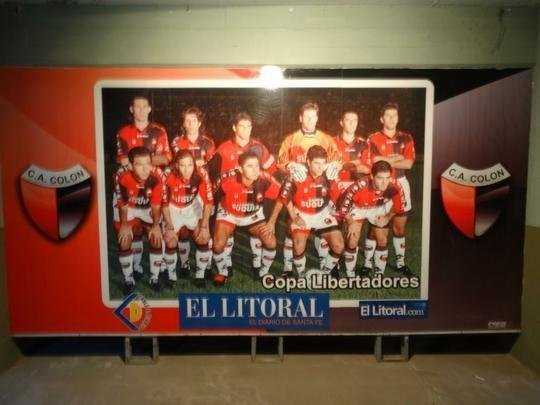 Construído em 1946, o Cemitério de Elefantes foi onde o Colón venceu o Santos de Pelé, a Seleção Argentina, o Peñarol, então campeão mundial, e os poderosos River Plate e Boca Juniors