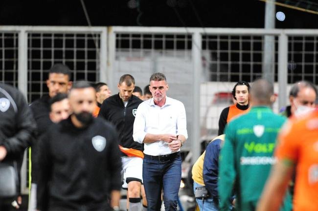 Fotos do jogo entre Amrica e Botafogo, no Independncia, em Belo Horizonte, pela stima rodada do Campeonato Brasileiro
