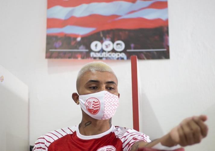 Jogadores, membros da comissão técnica, dirigentes e funcionários do Náutico realizaram testes para Covid-19 na manhã desta sexta-feira; resultados são previstos até a próxima segunda.