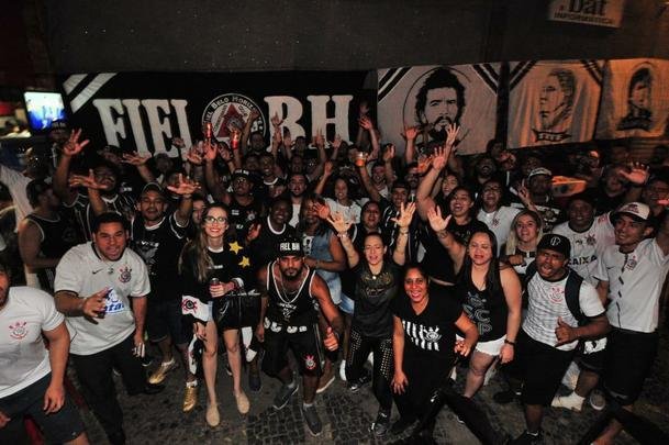 Torcedores do Corinthians acompanham final da Copa do Brasil em Belo Horizonte