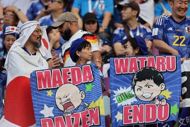 Torcedores nas arquibancadas do Estdio Internacional Khalifa, em Doha, na partida entre Alemanha e Japo, pelo Grupo E da Copa do Mundo 