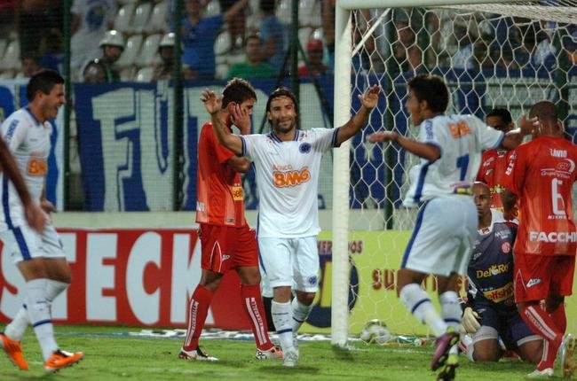 Faras marcou sete gols na Arena do Jacar. Abandonou os gramados em 2017