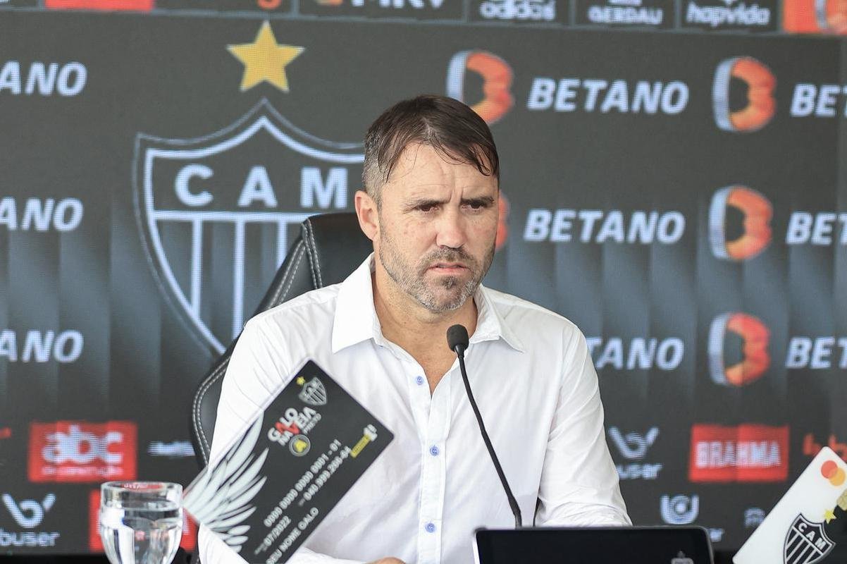 Fotos da apresentao de Eduardo Coudet no Atltico