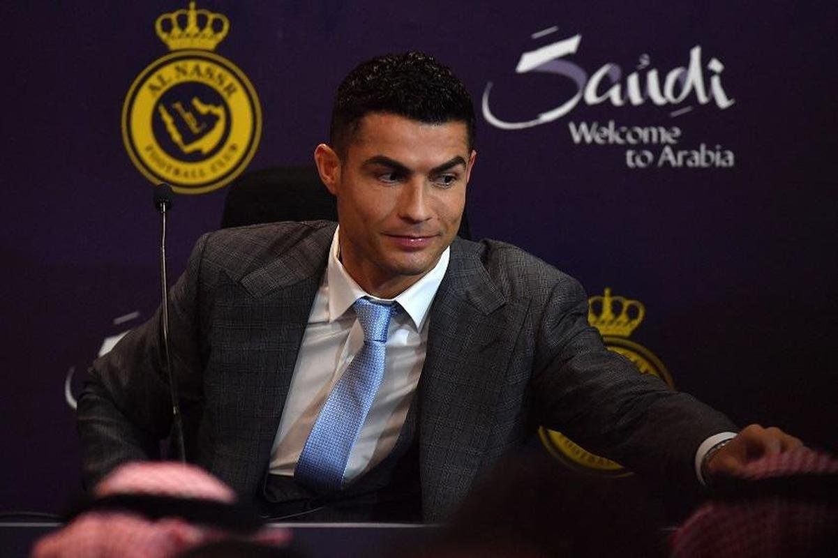 Cristiano Ronaldo foi apresentado pelo Al-Nassr, da Arbia Saudita, nesta tera-feira (3/1)