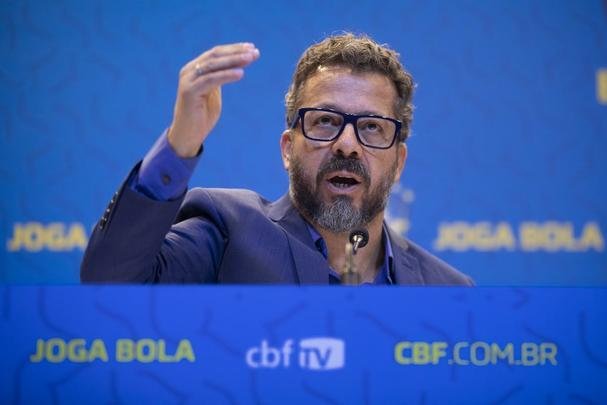 Tcnico Tite convocou a equipe nacional para jogos nos Estados Unidos, em setembro.