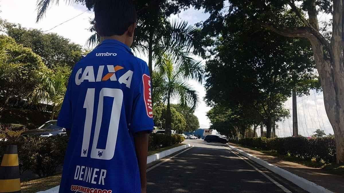 Denner passeia pela Toca da Raposa II