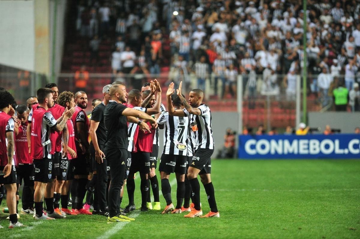 Lances do primeiro tempo de Atltico x La Equidad, no primeiro tempo