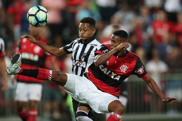 Galinho faz a festa no Rio de Janeiro depois de bater o Flamengo nos pnaltis
