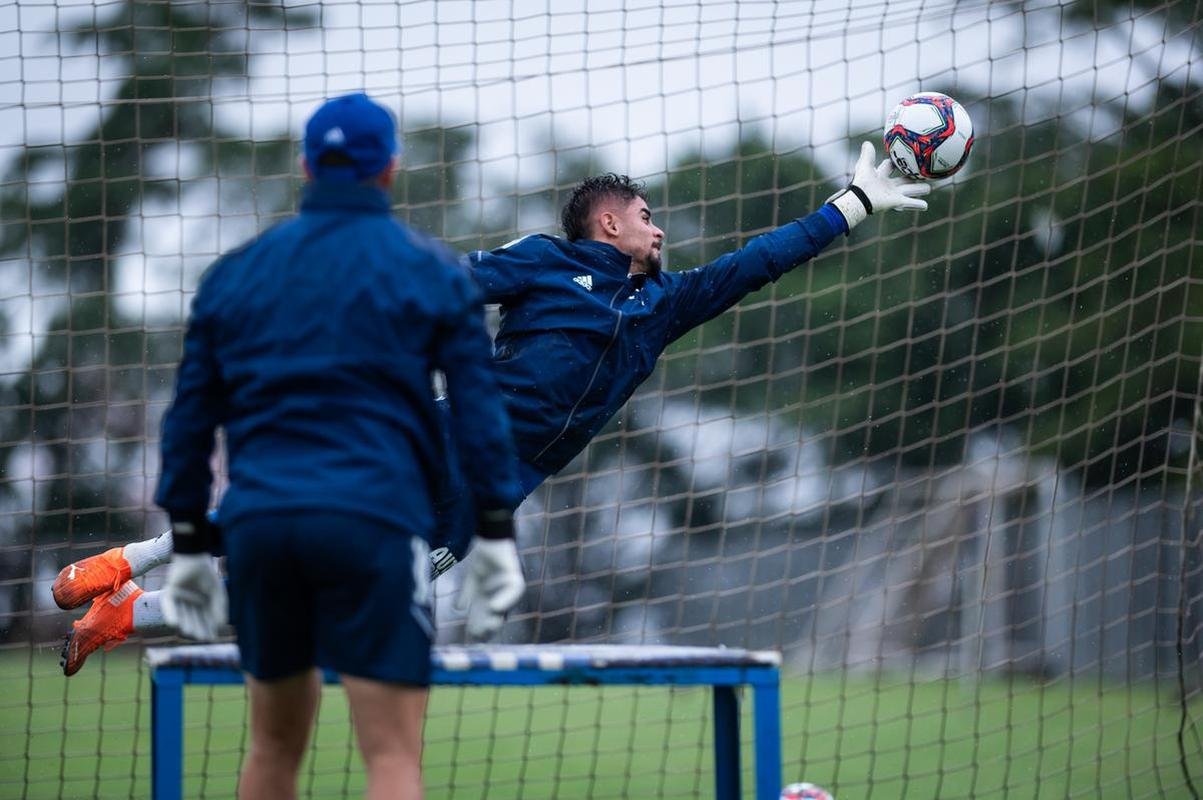Jogadores do Cruzeiro treinaram na manh deste domingo na Toca da Raposa II