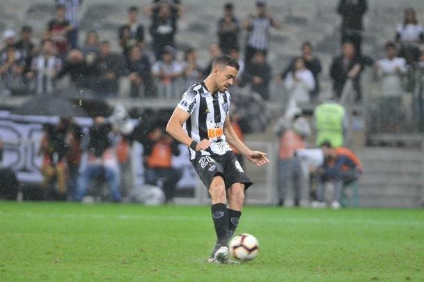 Atltico perdeu por 4 a 3 para o Coln nos pnaltis e foi eliminado da Copa Sul-Americana. Goleiro argentino Burin defendeu penalidades de Rver e Cazares