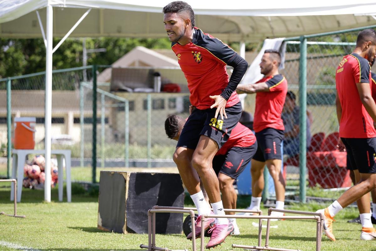 Meia - Pablo Pardal: fez apenas cinco jogos na temporada, dos quais quatro foram nas equipes alternativas do técnico Guto Ferreira e apenas um sob o comando do novo técnico Daniel Paulista - justamente o primeiro, diante do América-RN. E deve perder ainda mais espaço. Isso porque, para o setor, o Leão trouxe no decorrer da temporada Jonatan Gomez e Bruninho. Atleta de 21 anos soma 378 minutos em 2020 e tem duas assistências.