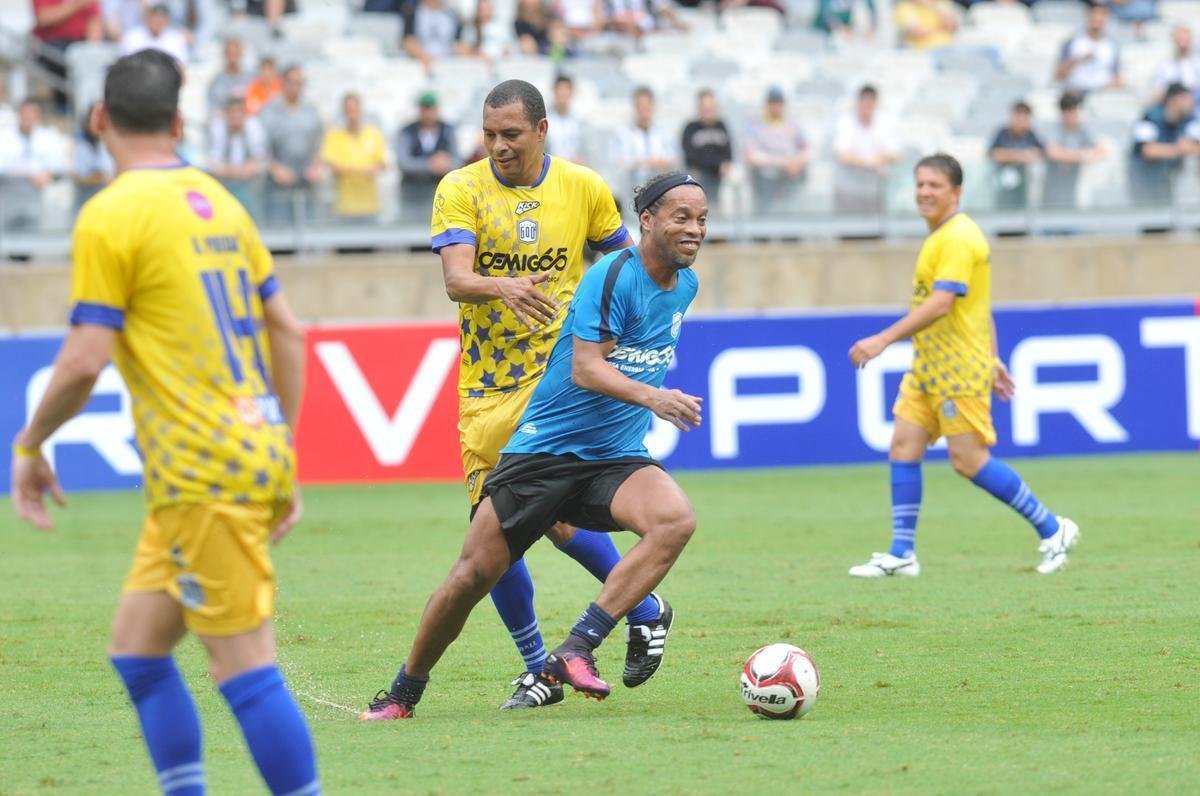 Fotos do 'Game of Dreams', jogo festivo dos Amigos do Ronaldinho contra os Amigos do Penta