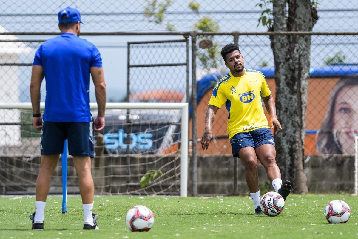 Treino do Cruzeiro nesta segunda-feira, na Toca da Raposa 2, em Belo Horizonte.