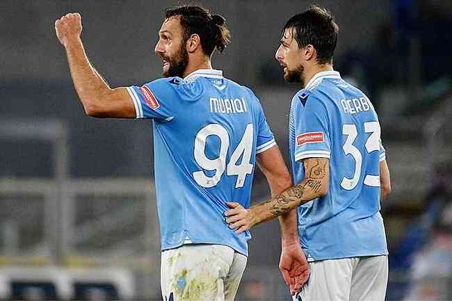 Vedat Muriqi fez o gol da classificao da Lazio, em lance infeliz de Colombi