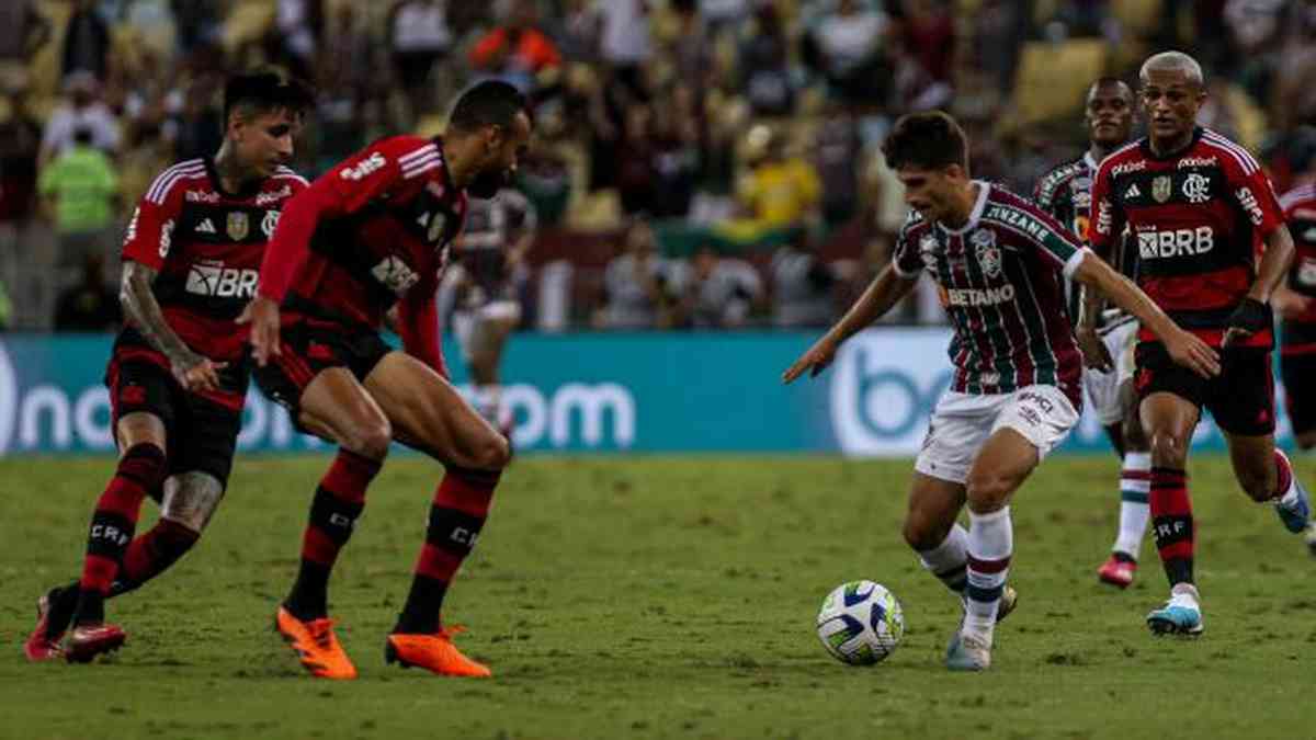 Fluminense e Internacional saem reclamando da arbitragem após empate no  Maracanã