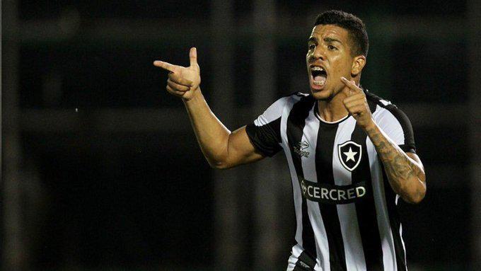 Ponte Preta contratou lateral-esquerdo Yuri, que estava no Botafogo
