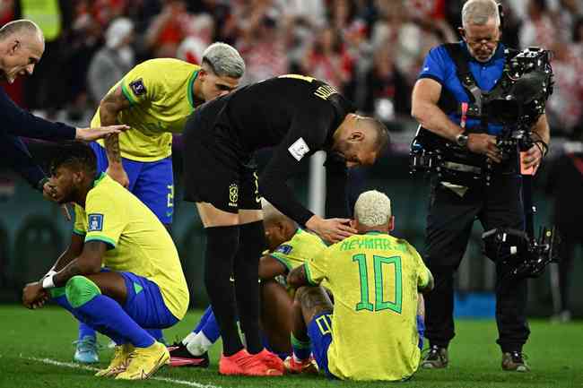 Neymar deveria ter batido pênalti contra a Croácia? Técnico do Botafogo vê  complexidade e opina sobre possível troca: 'O treinador é o líder' -  FogãoNET
