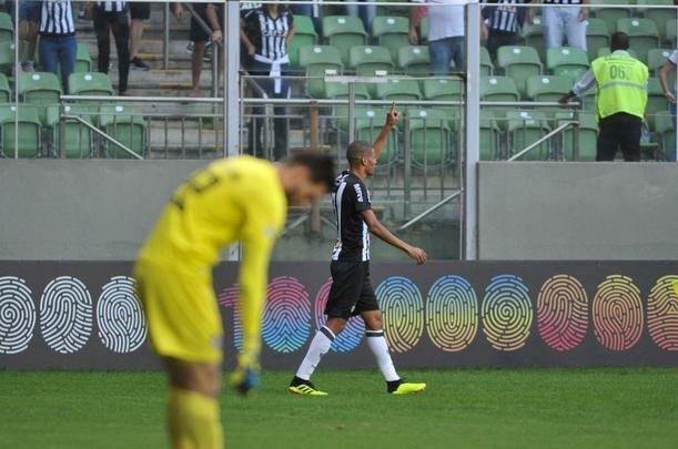 Imagens do jogo e da torcida do Galo no Independncia