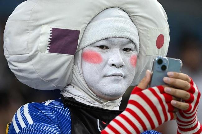 Torcida coloriu o Estdio Al Janoub, no Catar, para acompanhar a partida entre Japo e Crocia, pelas oitavas de final