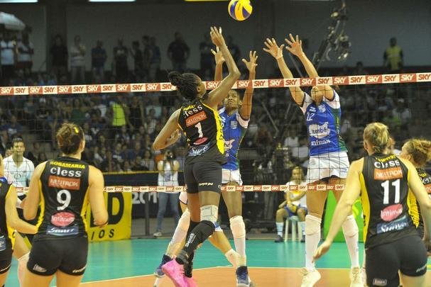 Minas x Praia: veja fotos da primeira partida da final