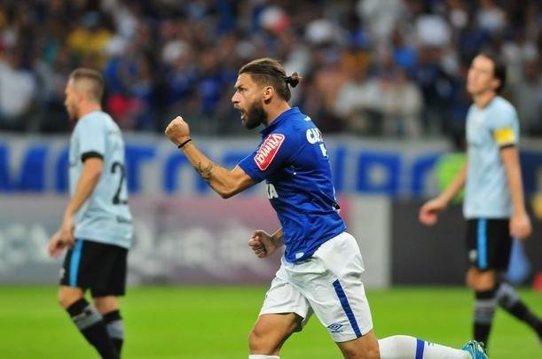 Imagens do jogo entre Cruzeiro e Grmio, pela 8 rodada do Campeonato Brasileiro, no Mineiro