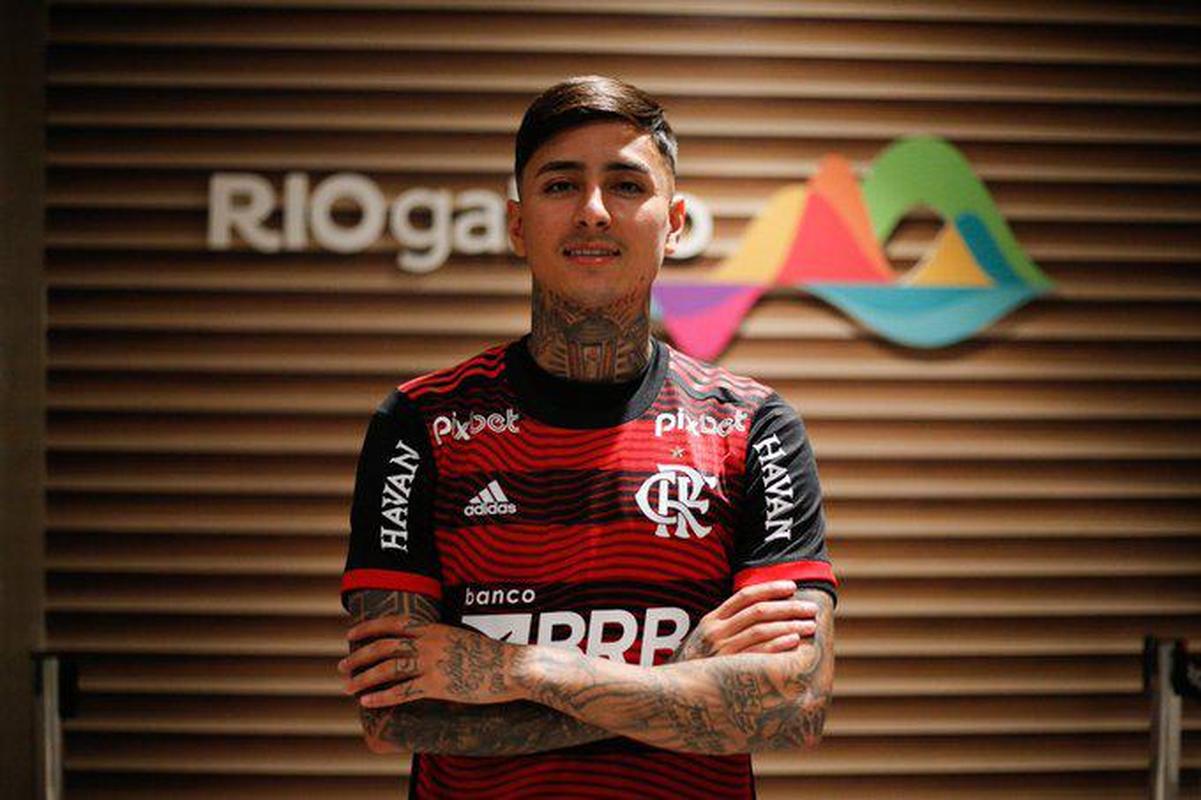 Flamengo contratou o meio-campista Erick Pulgar