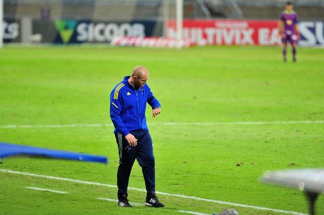 Fotos do jogo entre Cruzeiro e Coritiba, no Mineiro, em Belo Horizonte, pela nona rodada da Srie B do Campeonato Brasileiro de 2021