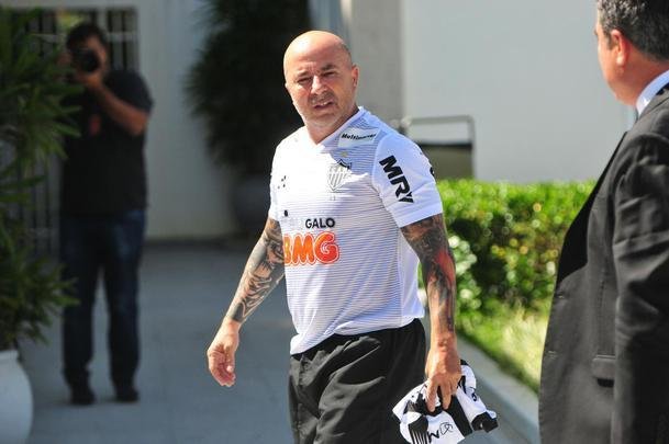 Jorge Sampaoli foi apresentado na tarde desta segunda-feira como novo tcnico do Atltico