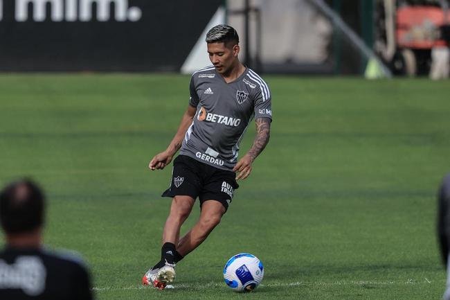 Ainda sem Arana, Atltico teve treino na Cidade do Galo, nesta segunda-feira (8), para o confronto com o Palmeiras pela Copa Libertadores.