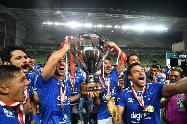 Fotos da festa do Cruzeiro aps a conquista do bicampeonato mineiro sobre o Atltico