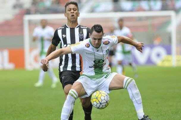Victor Rangel (atacante) - destacou-se principalmente por ter feito gols nos clssicos contra Cruzeiro (Campeonato Mineiro e Campeonato Brasileiro) e Atltico (Campeonato Mineiro). Em 29 partidas pelo Coelho, balanou a rede cinco vezes. Ainda no Brasil, Victor Rangel jogou por Bahia e Ceara. Atualmente milita na Segunda Diviso do Mxico, pelo Cafetaleros de Tapachula.