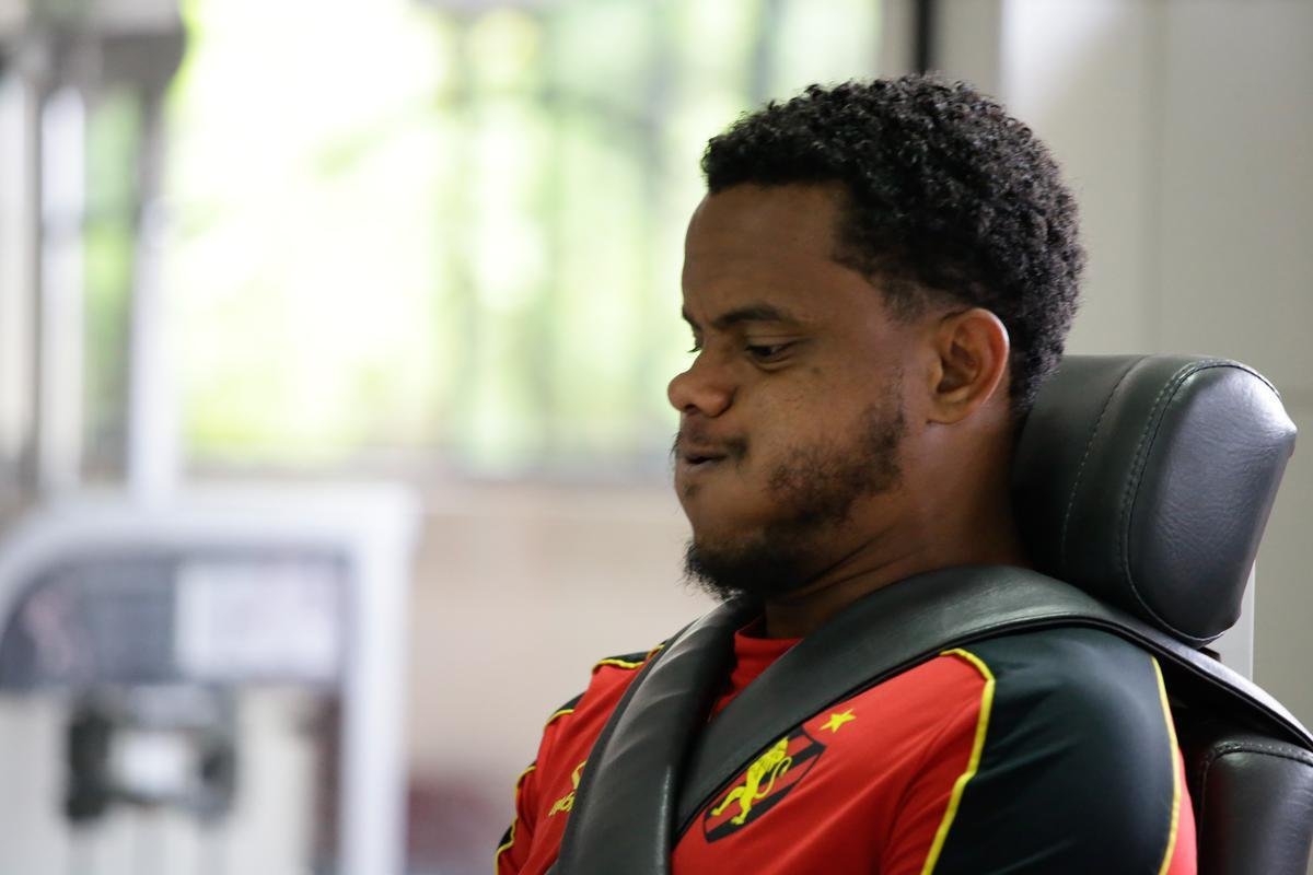 Rithely teve uma manhã agitada no CT do Sport. Ainda sem treinar, o jogador esteve nas instalações do clube para realizar exames fisiológicos junto ao preparador do clube, Inaldo Freire. Depois, apareceu no campo para cumprimentar os companheiros e assistir a movimentação comandada pelo técnico Guto Ferreira. Por fim, concedeu entrevista coletiva, onde abordou o retorno ao clube - confira na íntegra acessando o nosso site