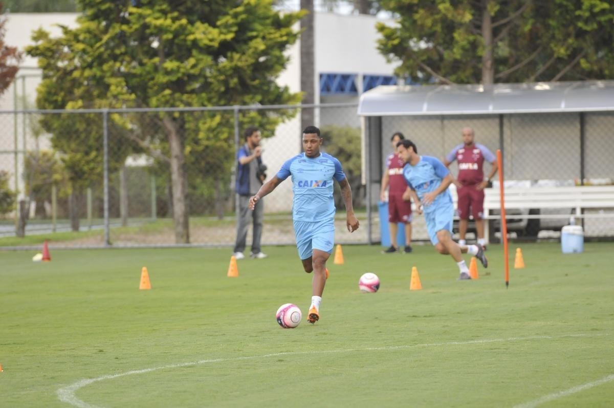 Imagens do treino do Cruzeiro nesta quarta-feira (14), antes do duelo contra o Patrocinense