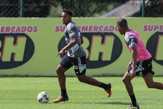 Atltico treina na Cidade do Galo sob o comando de Lucas Gonalves, tcnico interino permanente. Turco Mohamed foi demitido na manh desta sexta-feira (22).