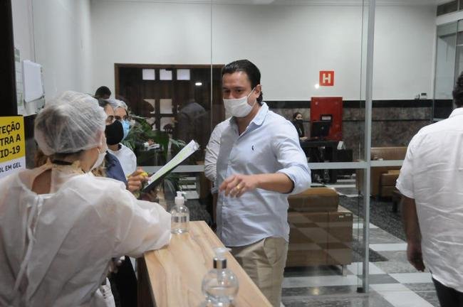 Imagens da reunio da Prefeitura de Belo Horizonte com dirigentes de Cruzeiro, Atltico e Amrica e representantes de torcidas organizadas. Tema do encontro foi o retorno do pblico aos estdios de futebol na capital mineira.