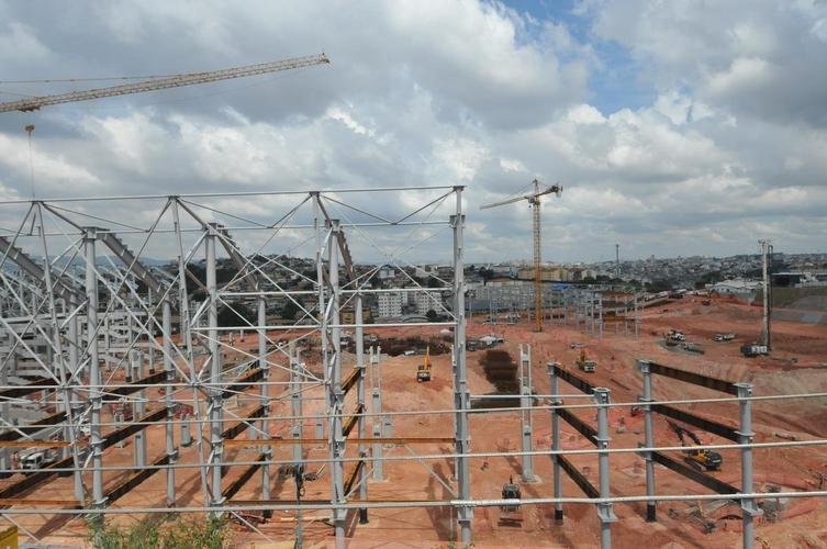 Arena MRV completa um ano de obras neste 20 de abril de 2021. Veja como est o andamento da construo do estdio do Atltico, que tem previso de ficar pronto em outubro de 2022. Sero 46 mil lugares, 2.333 vagas de estacionamento, 40 bares e 80 camarotes. O empreendimento fica no bairro Califrnia, em Belo Horizonte. (Fotos de Gladyston Rodrigues/EM/D. A Press)