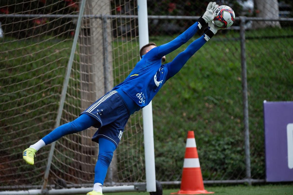 Fotos do treino do Cruzeiro desta segunda-feira (18/10)