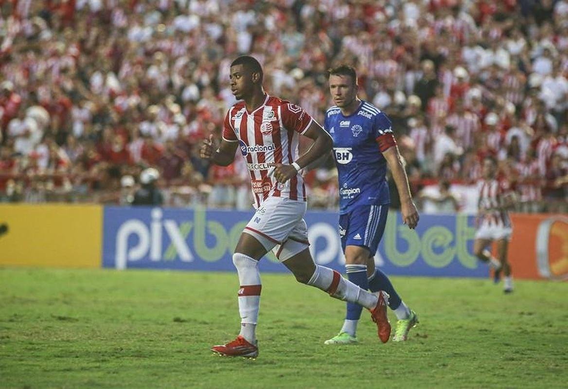 Fotos de Nutico x Cruzeiro no estdio dos Aflitos, em Recife, pela 7 rodada da Srie B