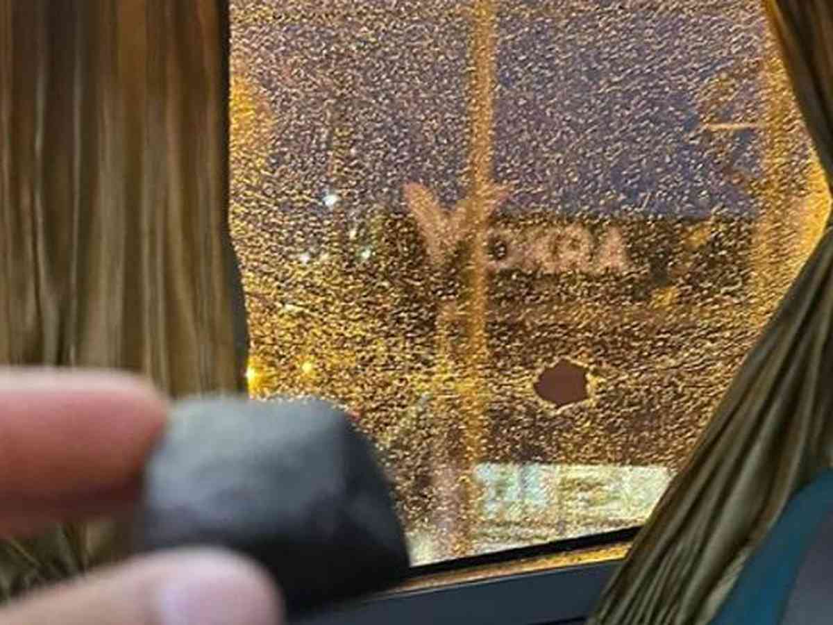 Ônibus do São Paulo é atacado com pedras antes de jogo pelo Campeonato  Brasileiro