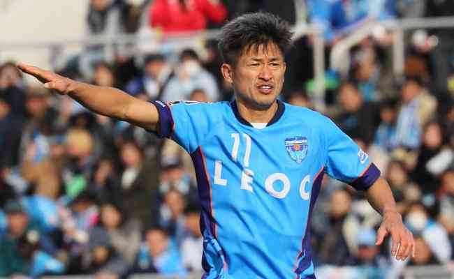 Com jogador de 52 anos no elenco, Yokohama FC anuncia contratação