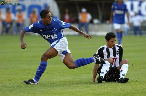 Novamente, Raposa e Galo estavam frente a frente na final do Mineiro e a vantagem também era do time celeste. A equipe do técnico Adílson Batista não teve dó do tradicional rival e devolveu, com sobra, a goleada do ano anterior. Marcelo Moreno, Marcos, contra, e Ramires marcaram no primeiro tempo. Na etapa final, Guilherme e Wagner completaram o placar, que deixou a taça nas mãos da Raposa.