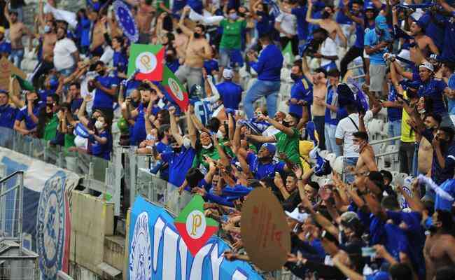 Cruzeiro venceu o Confiana por 1 a 0 e levou alegria  torcida