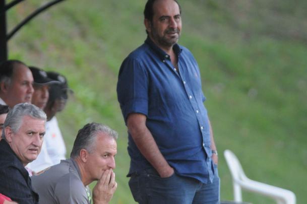 20/05/2011. O presidente do Atlético, Alexandre Kalil e o diretor de futebol Eduardo Maluf, durante treino no Centro de Treinamento (Cidade do Galo) em Vespasiano.