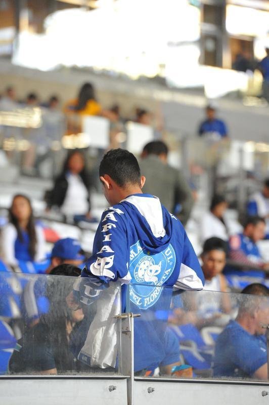 Chegada das torcidas de Cruzeiro e Grmio ao Mineiro para a semifinal da Copa do Brasil
