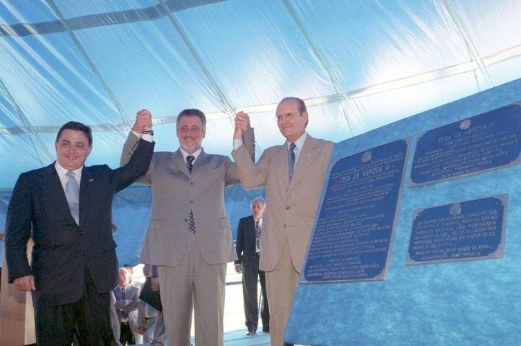 Inauguração da Toca da Raposa II em 9 de março de 2002. Na ocasião, presidente do Cruzeiro, Zezé Perrella, recebeu figuras ilustres, como o técnico da Seleção Brasileira, Luiz Felipe Scolari, e outras autoridades públicas municipais, estaduais e federais