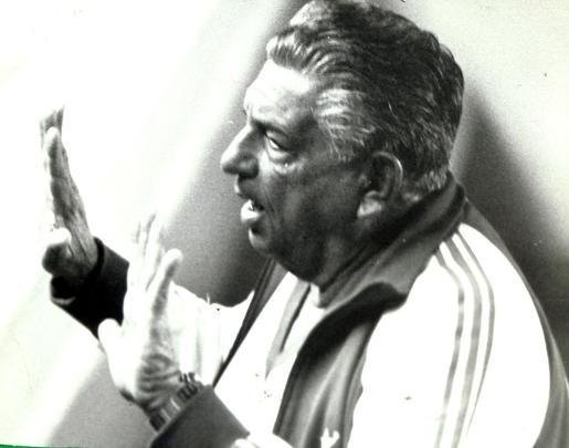 Fotos da carreira do polmico tcnico Yustrich, o Homo