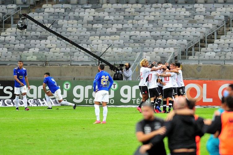Pictures of the match Cruzeiro and Vasco in Mounir